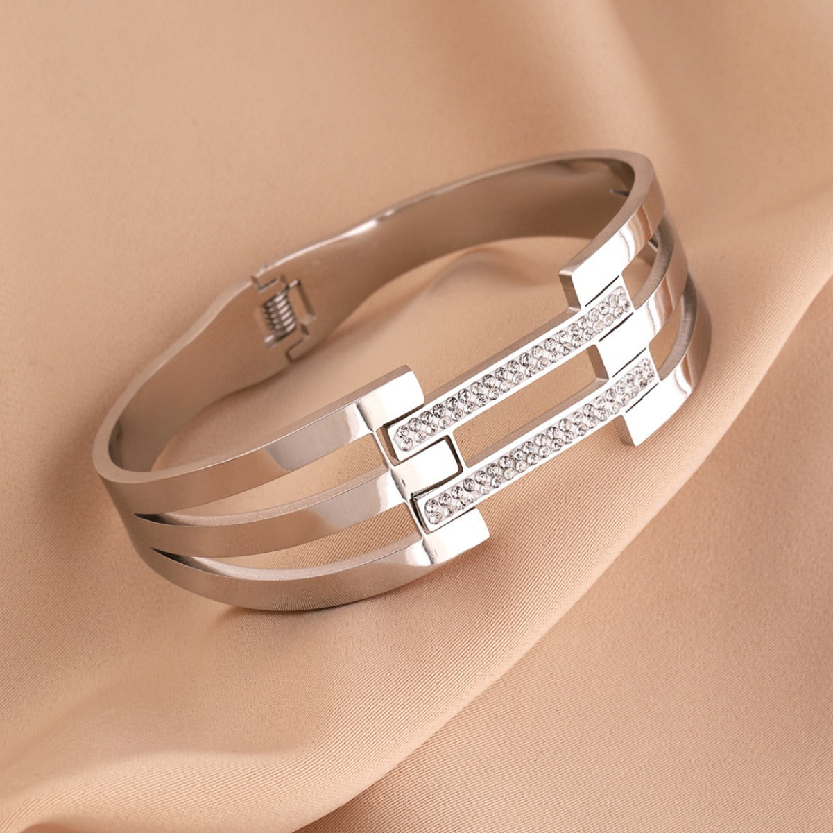 Bracelet Cercle Ajouré – Acier Inox & Design Géométrique