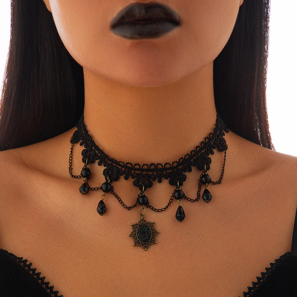 Collier Ras-du-Cou Halloween – Dentelle Noire & Détails Ténébreux