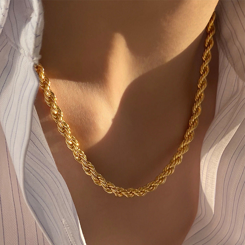 Bracelet Torsadé Doré & Collier – Style Hip-Hop & Street Chic