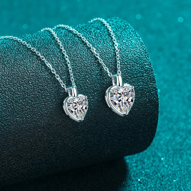Collier Cœur Moissanite 2 Carats – Argent 925 & Éclat Diamant