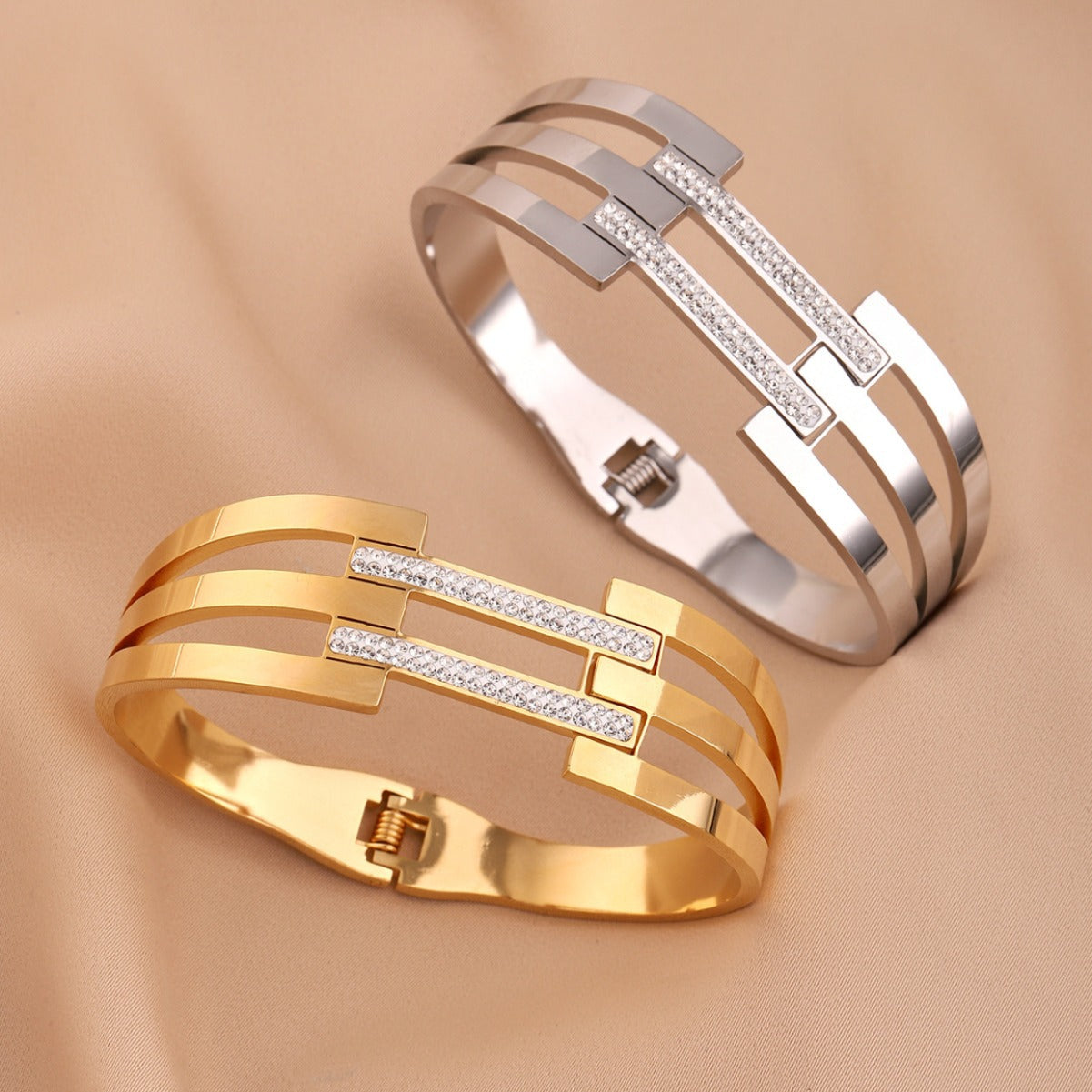 Bracelet Cercle Ajouré – Acier Inox & Design Géométrique
