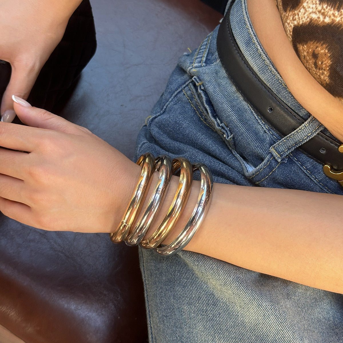 Bracelet Multi-Cercles Dorés – Style Glam & Chic