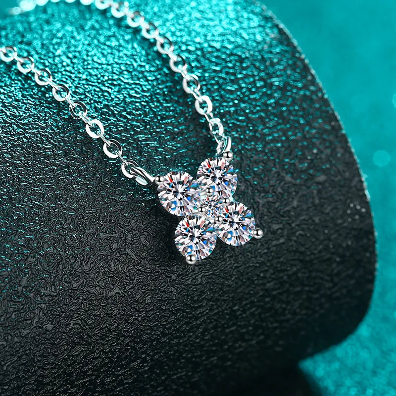 Collier Géométrique Moissanite 1,26 Carat – Argent 925 & Éclat Moderne