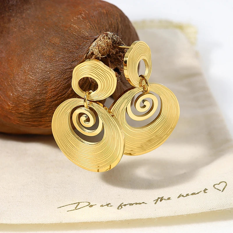 Boucles d’Oreilles Pendantes Rondes – Acier Inoxydable Doré & Design Géométrique