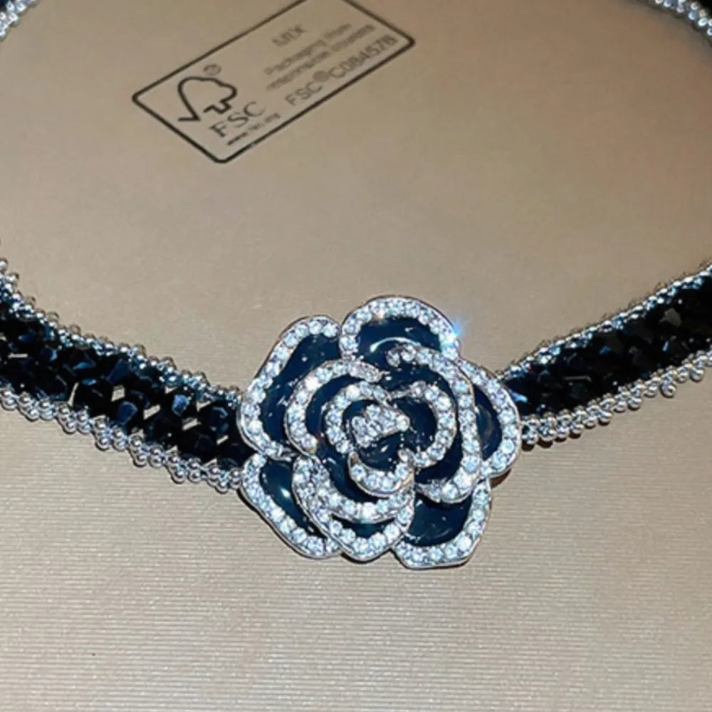 Collier Rose Cristal – “Alloy Crystal Rose Necklace