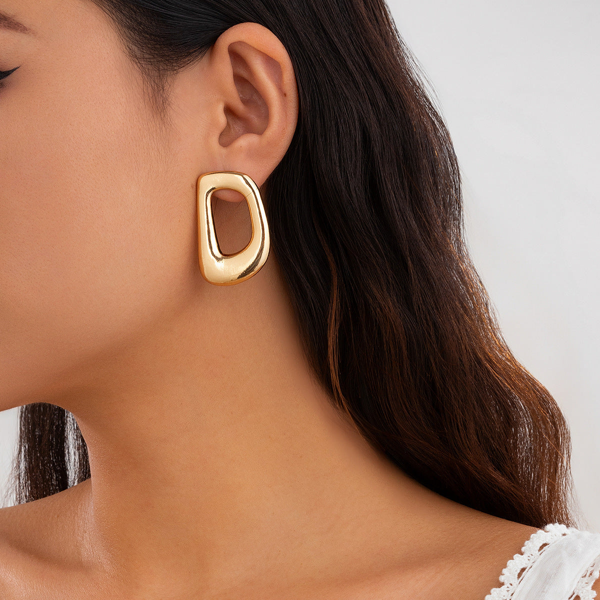 Boucles d’Oreilles Ondulées Style Antique