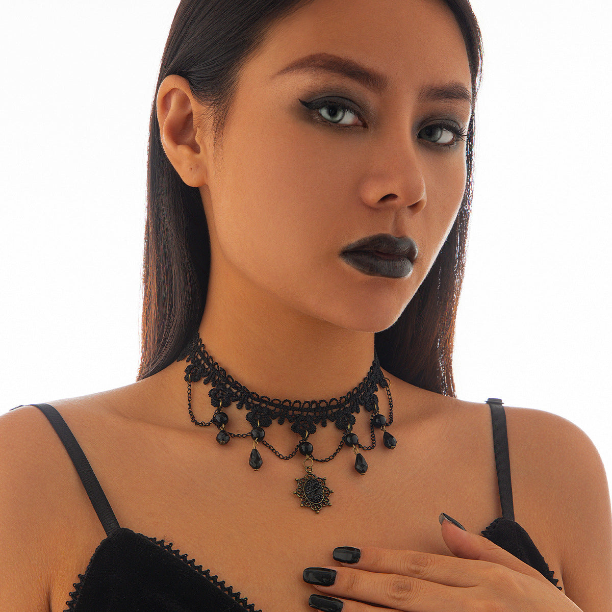 Collier Ras-du-Cou Halloween – Dentelle Noire & Détails Ténébreux