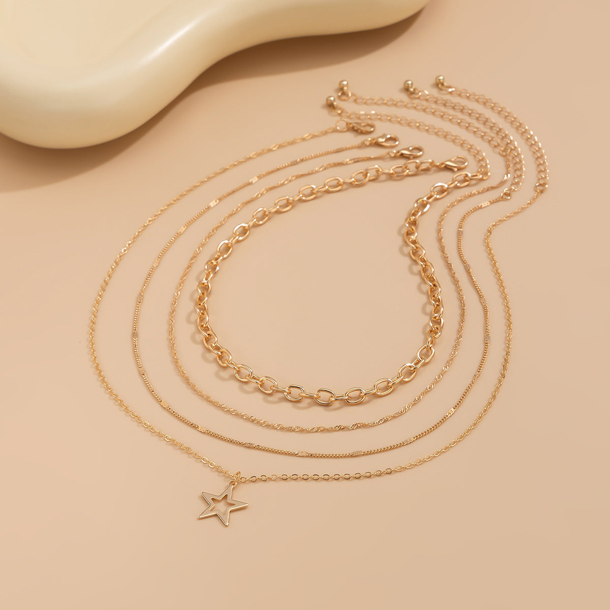 Collier Superposé Étoile Dorée
