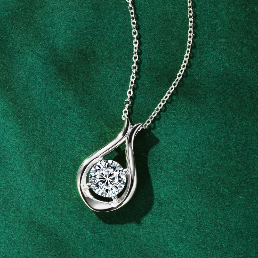 Collier Solitaire Moissanite 2 Carats – Argent 925 & Éclat Diamant