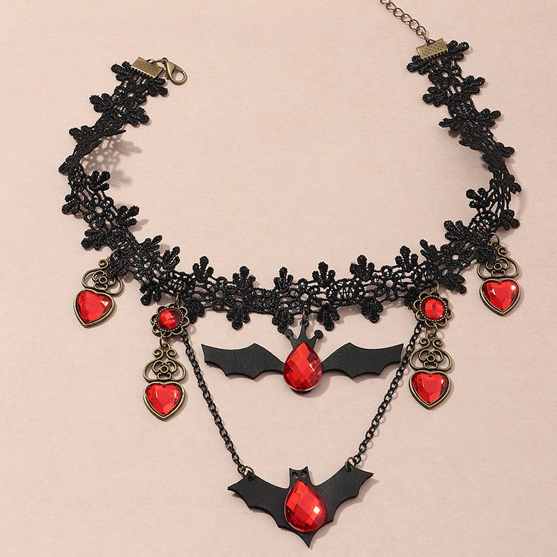 Collier Chauve-Souris & Pierres Rouges