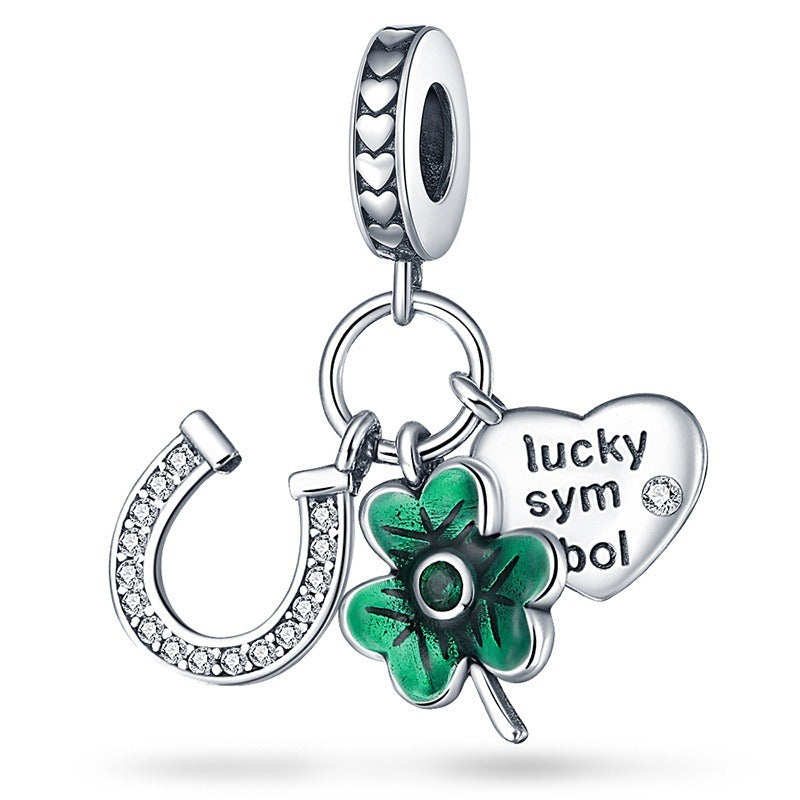 Pendentif Fer à Cheval en U avec Trèfle et Arbre de Vœux – Cuivre Plaqué Argent