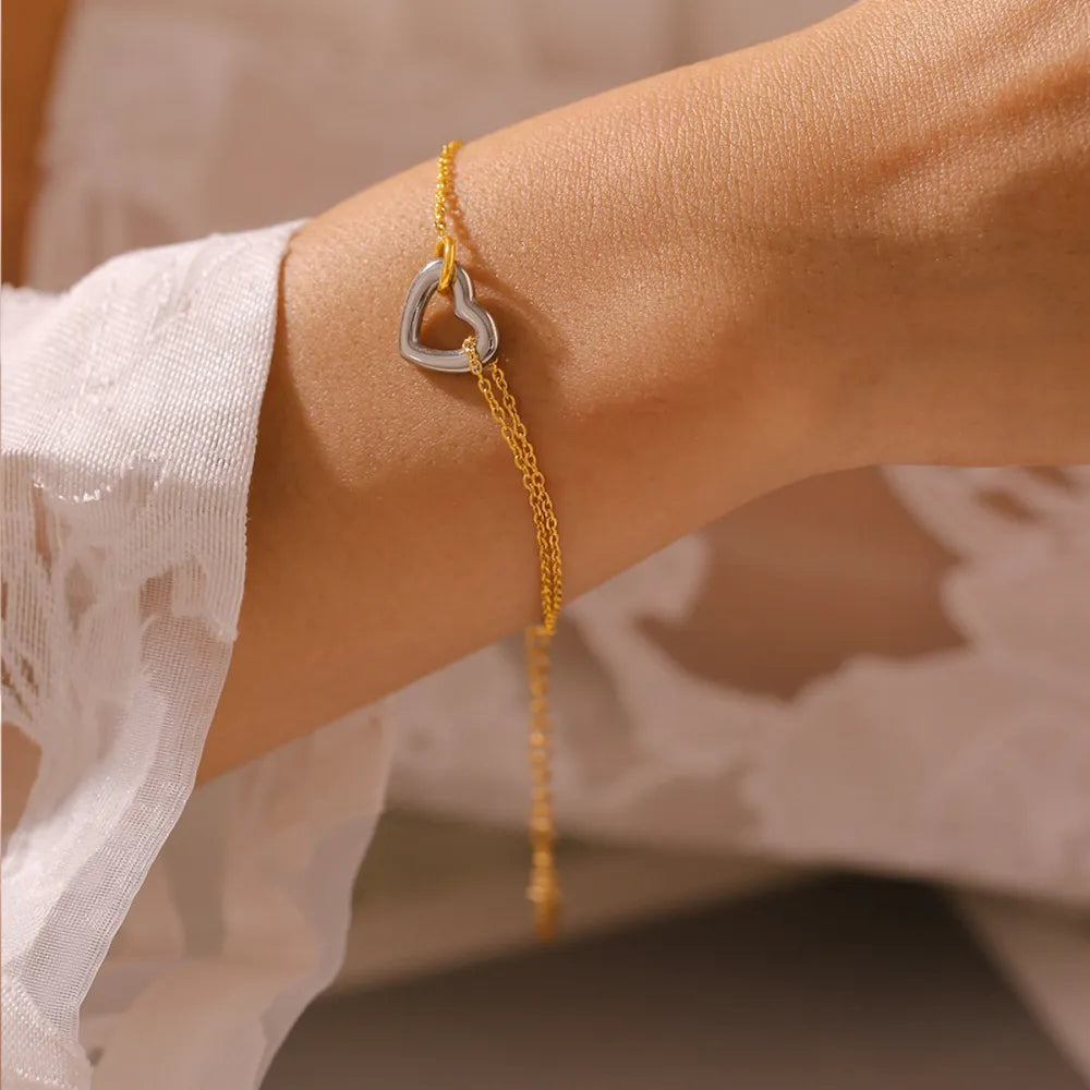 Bracelet Cœur Doré – Plaqué Or 18K & Élégance Minimaliste
