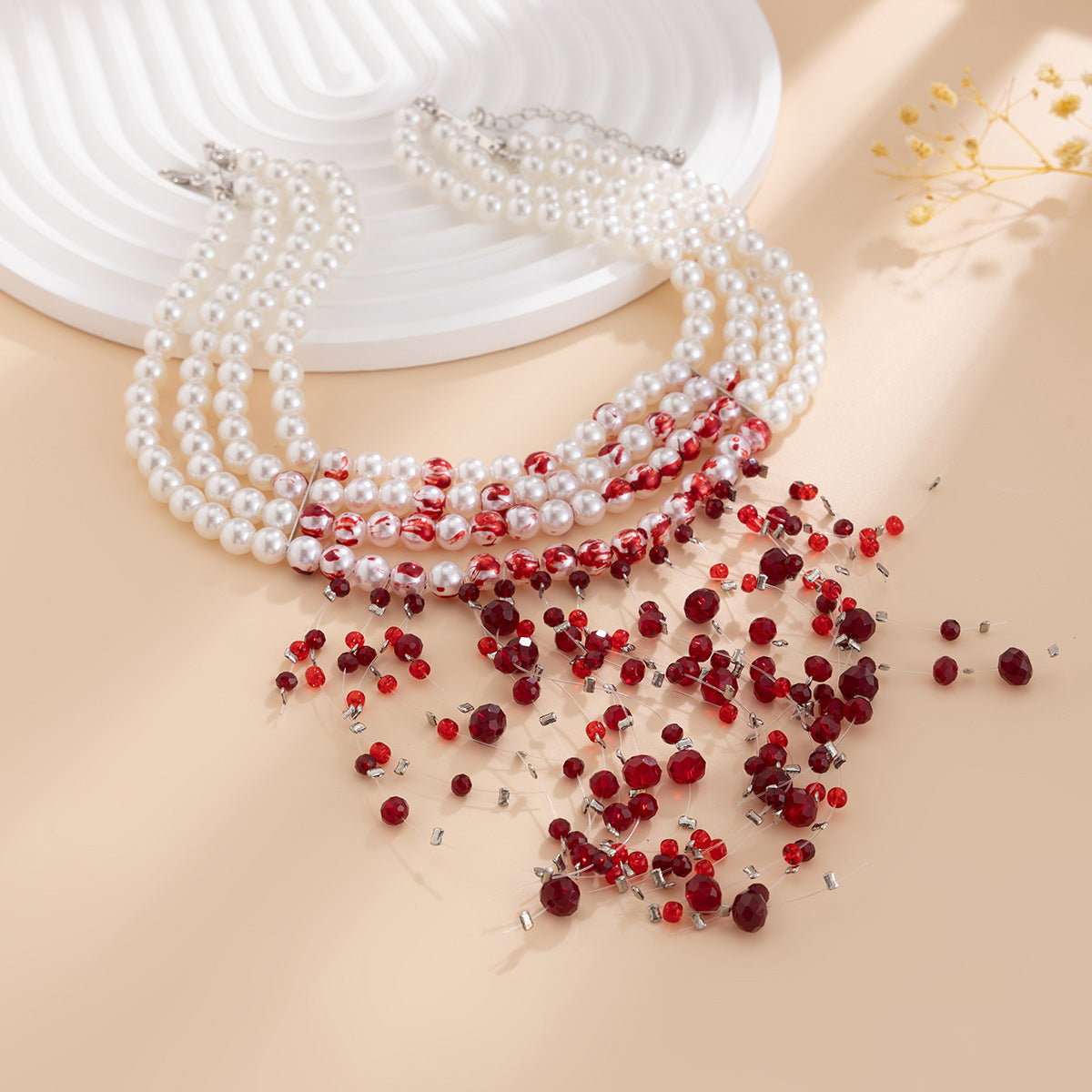 Collier Ras-de-Cou – Perles, Velours & Gouttes de Sang