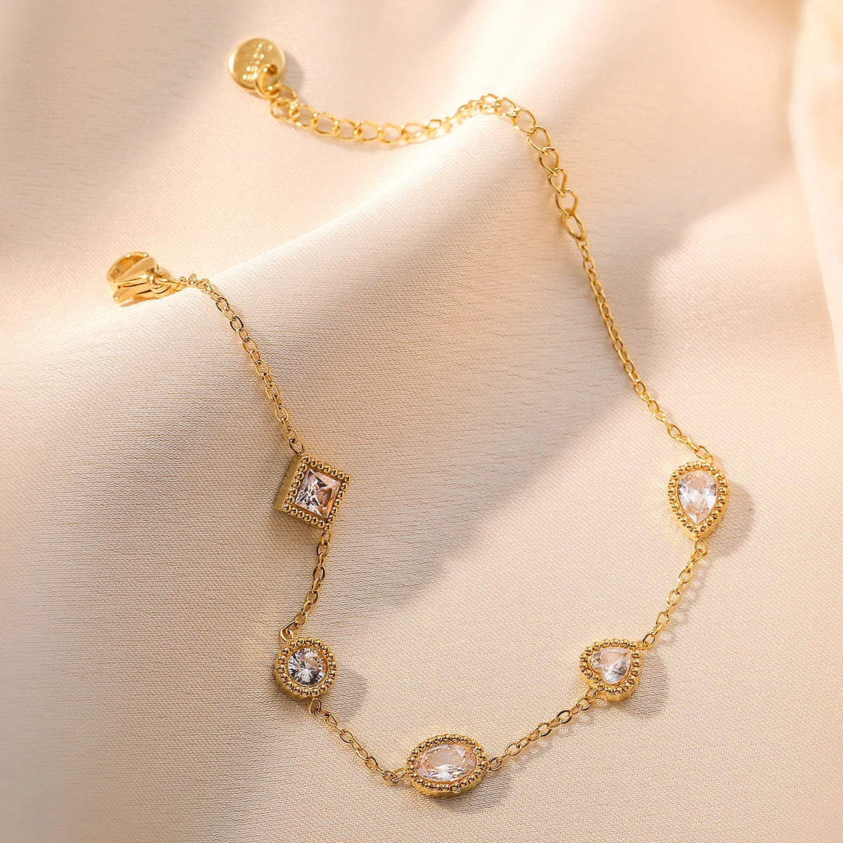 Bracelet NEWBUY 2024 – Acier Inoxydable Doré & Cristal Vert (disponible d'autres couleurs)