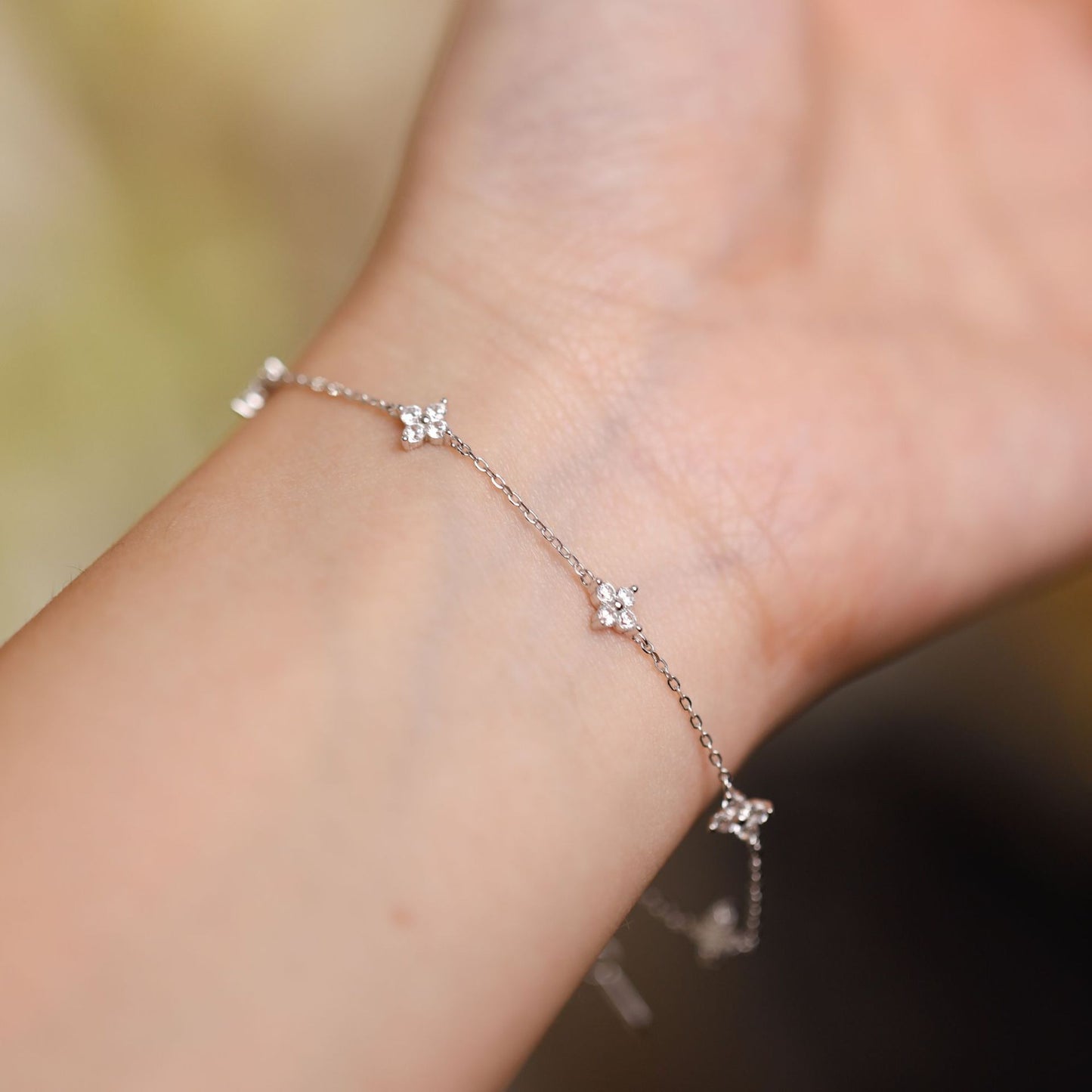 Bracelet Fleurs Zircon – Argent 925 & Raffinement Fleuri