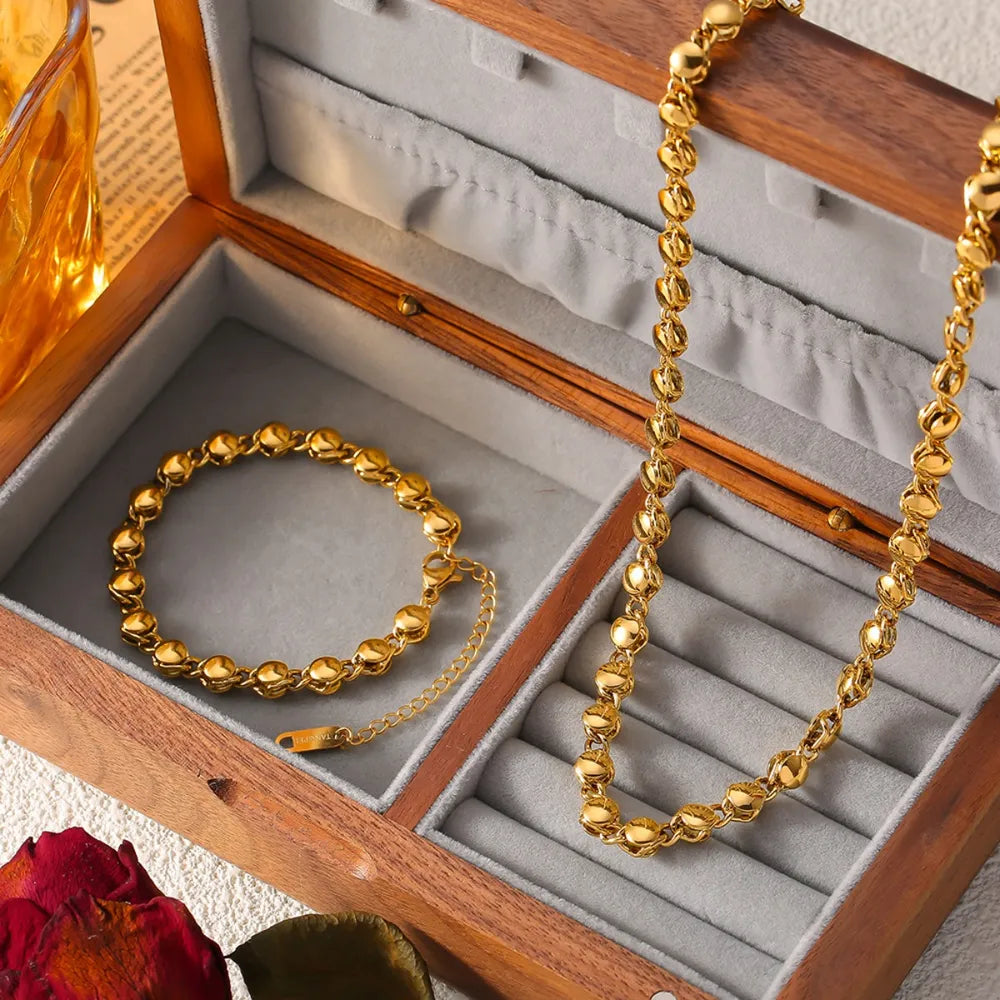 Collier Plaqué Or 18K – Élégance Minimaliste Dorée