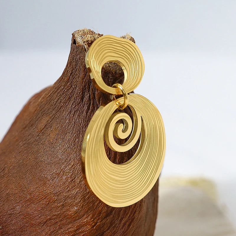 Boucles d’Oreilles Pendantes Rondes – Acier Inoxydable Doré & Design Géométrique
