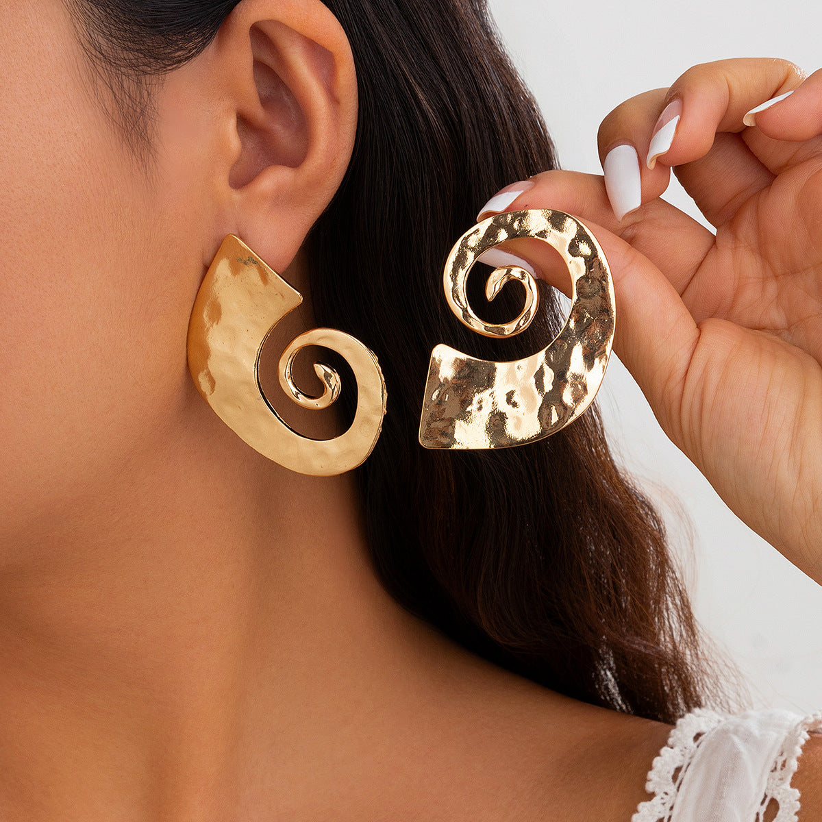 Boucles d’Oreilles Ondulées Style Antique