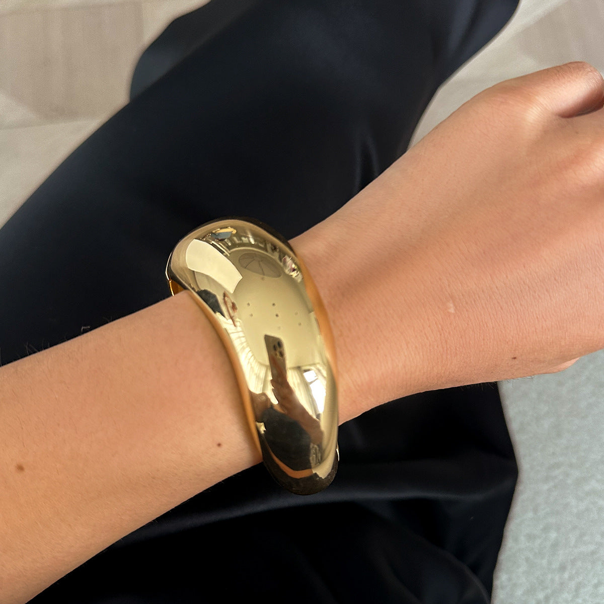 Bracelet Bicolore Ondulé – Élégance Moderne & Chic