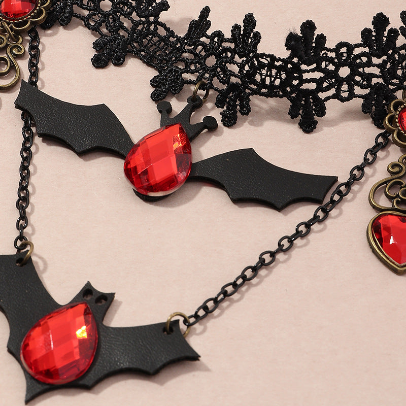 Collier Chauve-Souris & Pierres Rouges