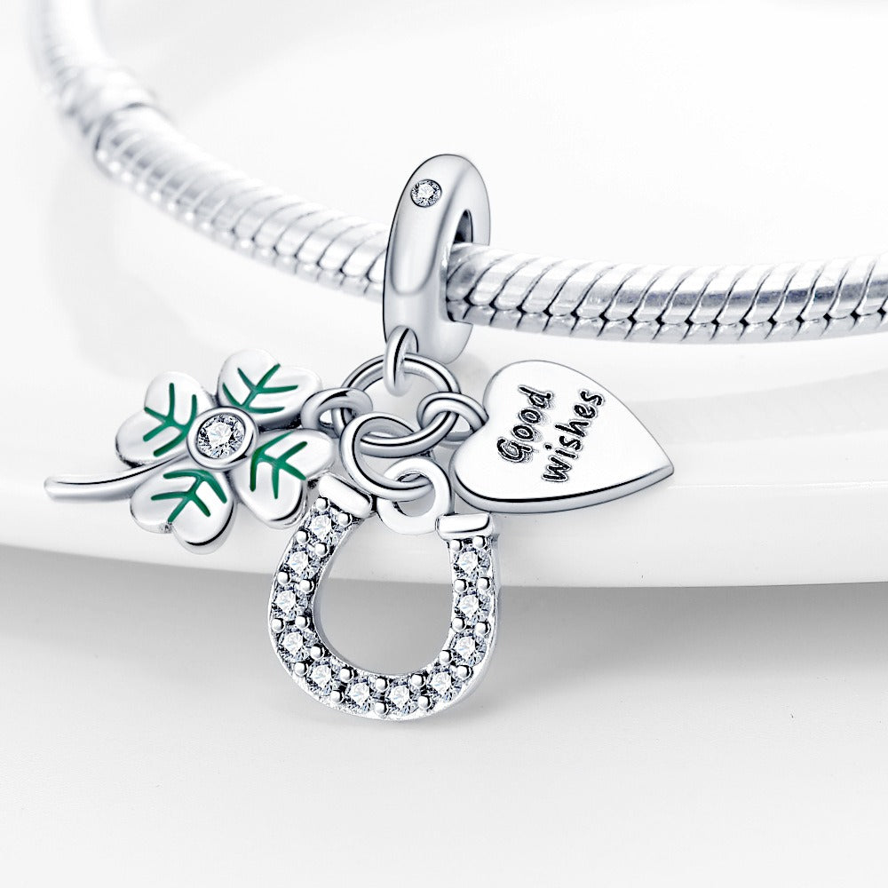 Pendentif Fer à Cheval en U avec Trèfle et Arbre de Vœux – Cuivre Plaqué Argent