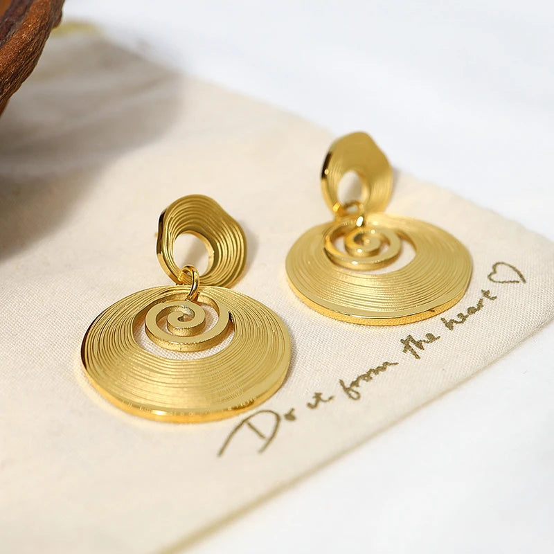 Boucles d’Oreilles Pendantes Rondes – Acier Inoxydable Doré & Design Géométrique