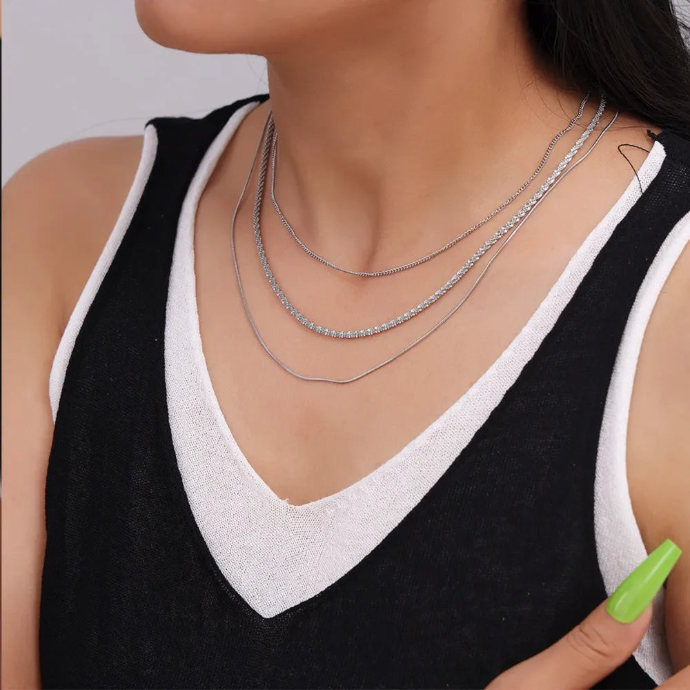 Collier Multi-Rangs Acier Titane – Élégance Superposée