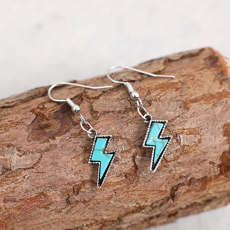 Boucles d’Oreilles Éclair – Turquoise Artificielle & Finition Argentée