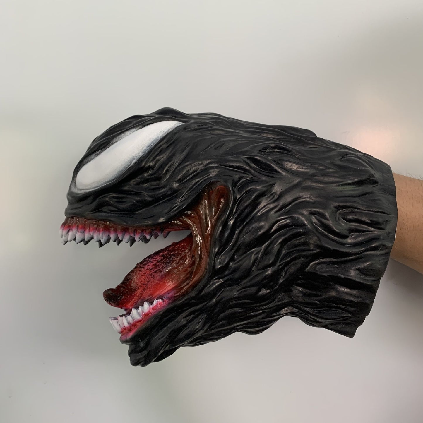 Masque Latex Venom – Effet Réaliste, Langue Longue & Dents Agressives ️