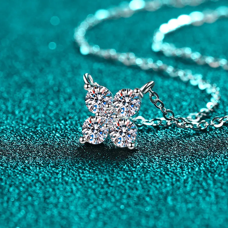 Collier Géométrique Moissanite 1,26 Carat – Argent 925 & Éclat Moderne