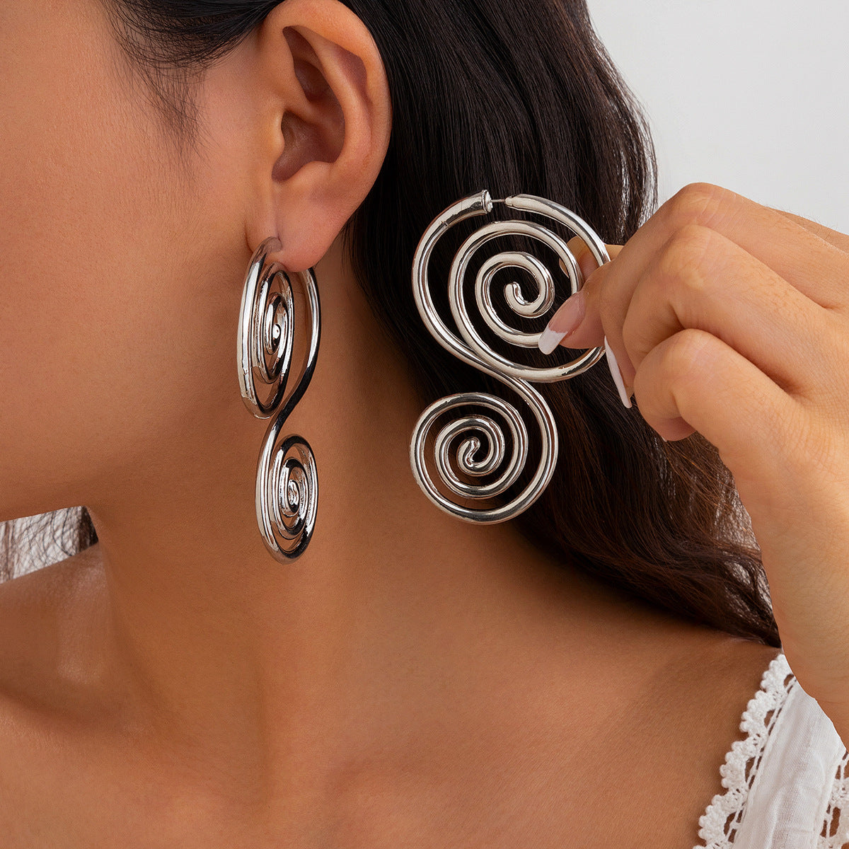 Boucles d’Oreilles Ondulées Style Antique