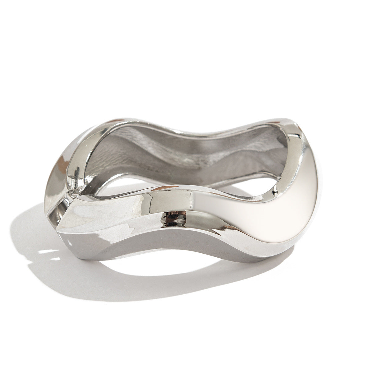 Bracelet Doré Sculptural – Design Moderne & Tendance