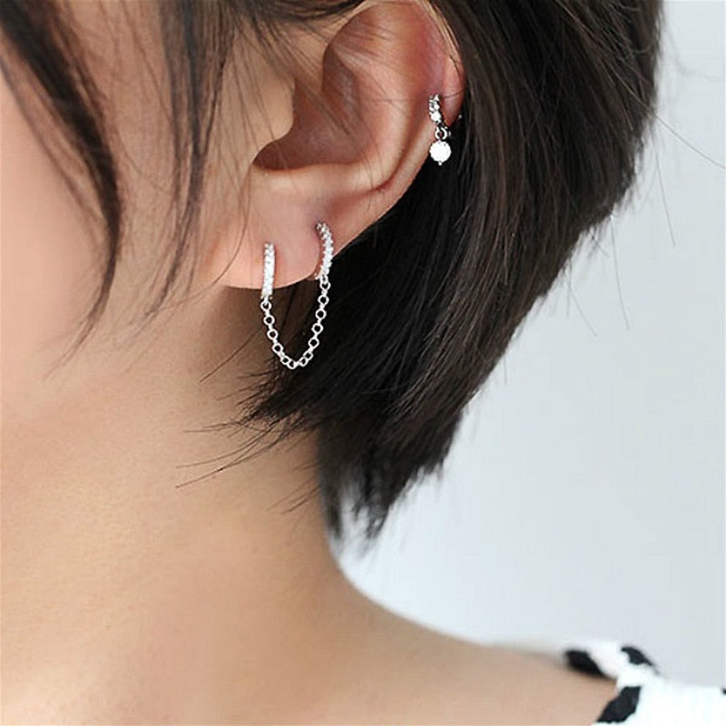 Boucle d’Oreille Double Piercing – Chaîne & Zircon Étincelant