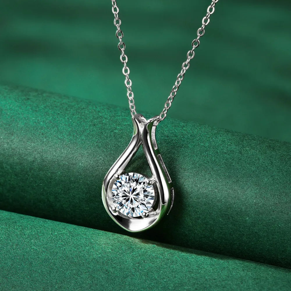 Collier Solitaire Moissanite 2 Carats – Argent 925 & Éclat Diamant