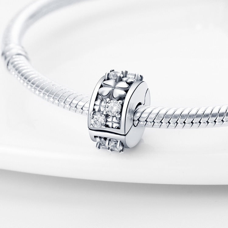 Pendentif Trèfle Porte-Bonheur – En Cuivre Plaqué Argent 925