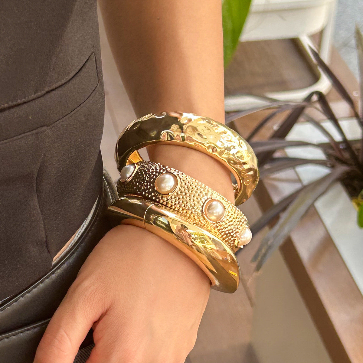 Bracelet Doré Luxueux – Perles & Finitions Texturées