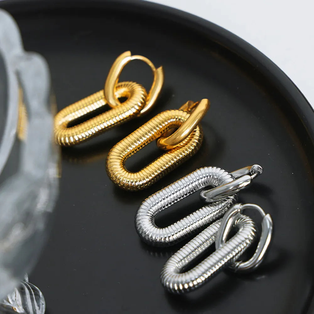 Boucles d’Oreilles Pendantes – Acier Titane & Finition Brillante