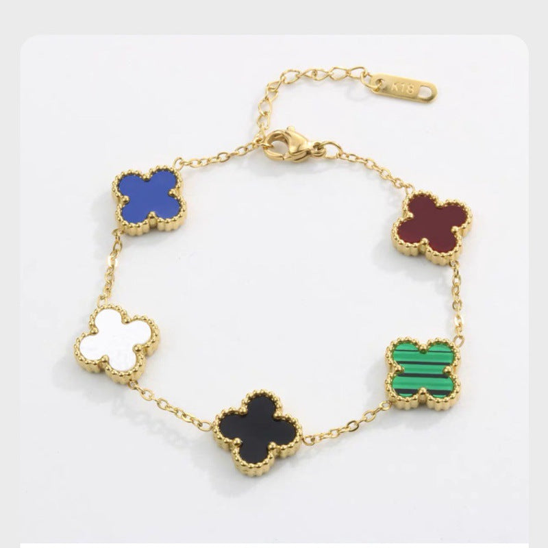 Bracelet Trèfle Doré – Acier Titane Plaqué Or 18K & Chance Élégante
