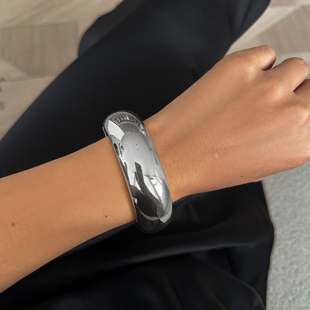 Bracelet Bicolore Ondulé – Élégance Moderne & Chic