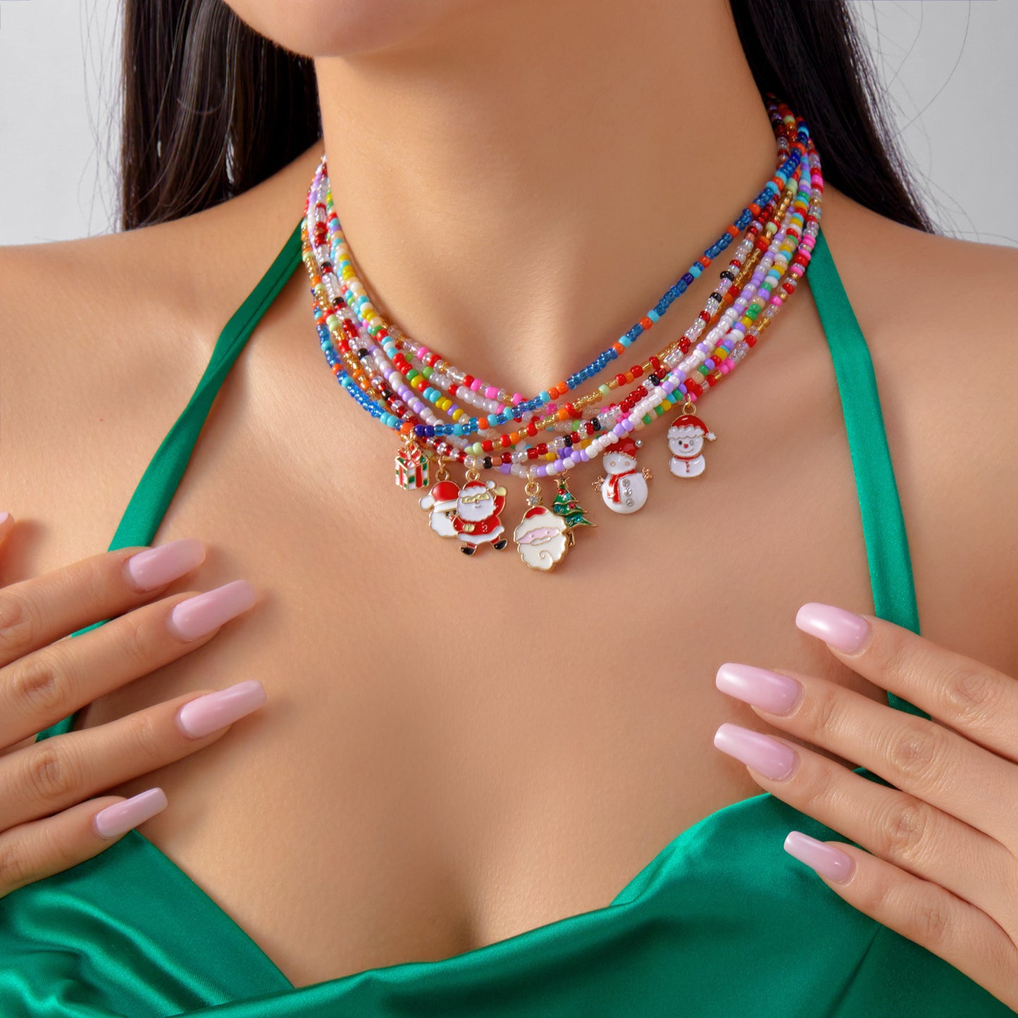Collier de Perles Colorées – Édition Noël  | Multi-rangs & Breloques Festives
