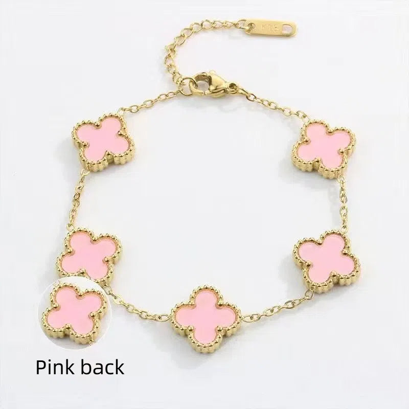 Bracelet Trèfle Doré – Acier Titane Plaqué Or 18K & Chance Élégante