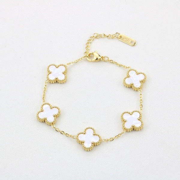 Bracelet Trèfle Doré – Acier Titane Plaqué Or 18K & Chance Élégante