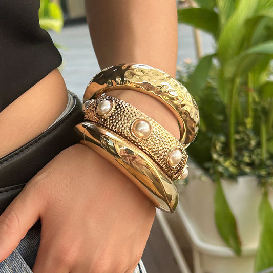 Bracelet Doré Luxueux – Perles & Finitions Texturées