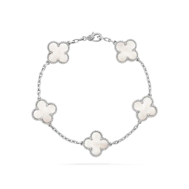 Bracelet Trèfle Doré – Acier Titane Plaqué Or 18K & Chance Élégante