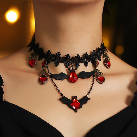 Collier Chauve-Souris & Pierres Rouges