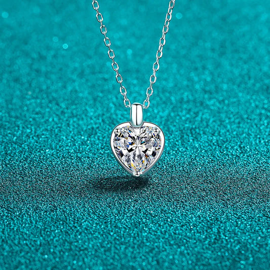 Collier Cœur Moissanite 2 Carats – Argent 925 & Éclat Diamant