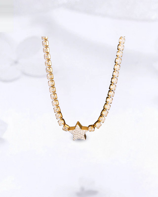Collier Étoile Zircon – Acier Titane & Brillance Céleste