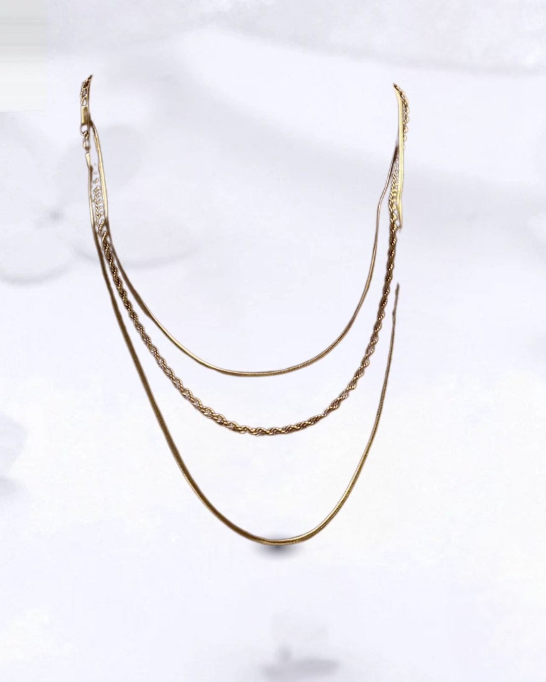 Collier Trois Rangs – Acier Titane Plaqué Or 18K