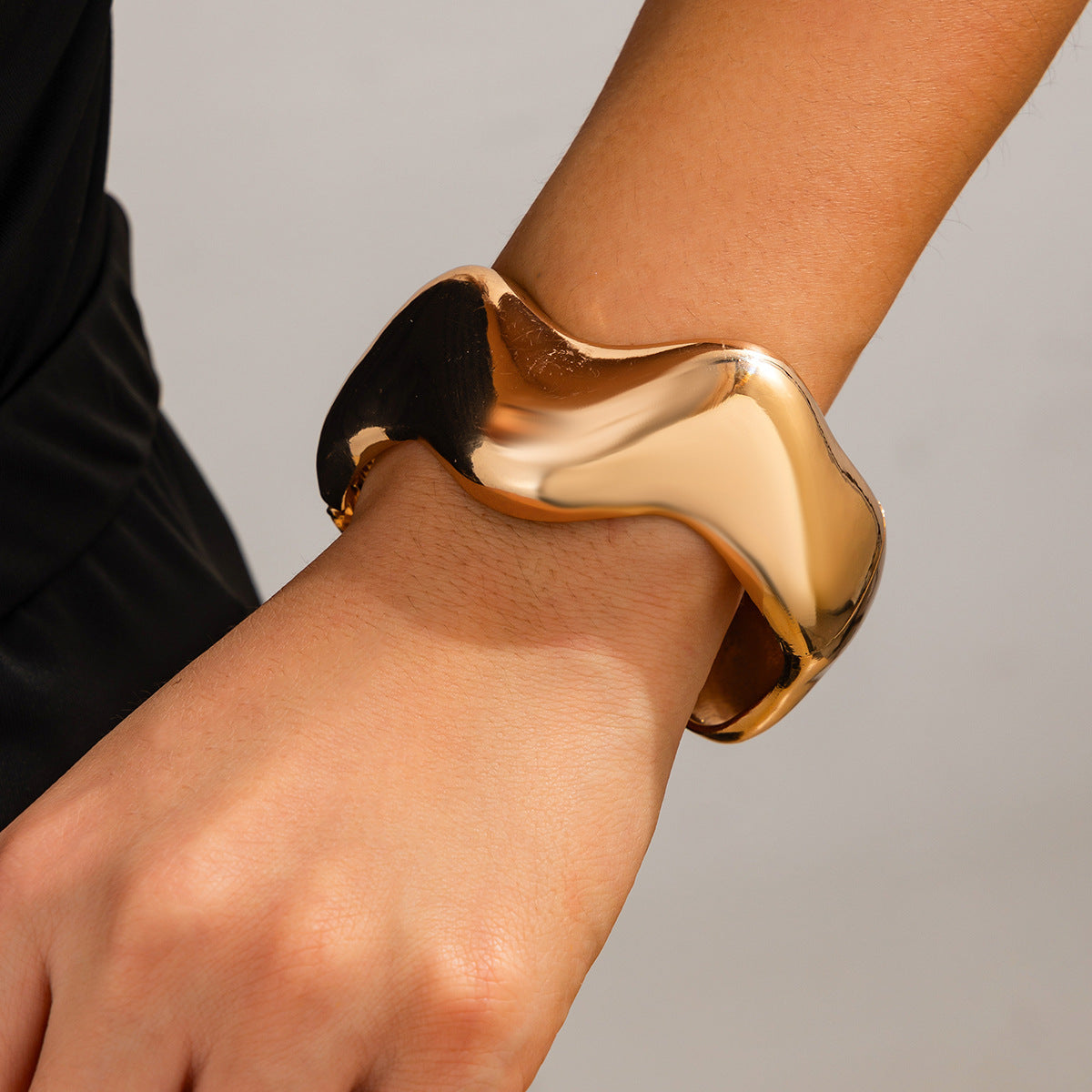 Bracelet Bicolore Ondulé – Élégance Moderne & Chic