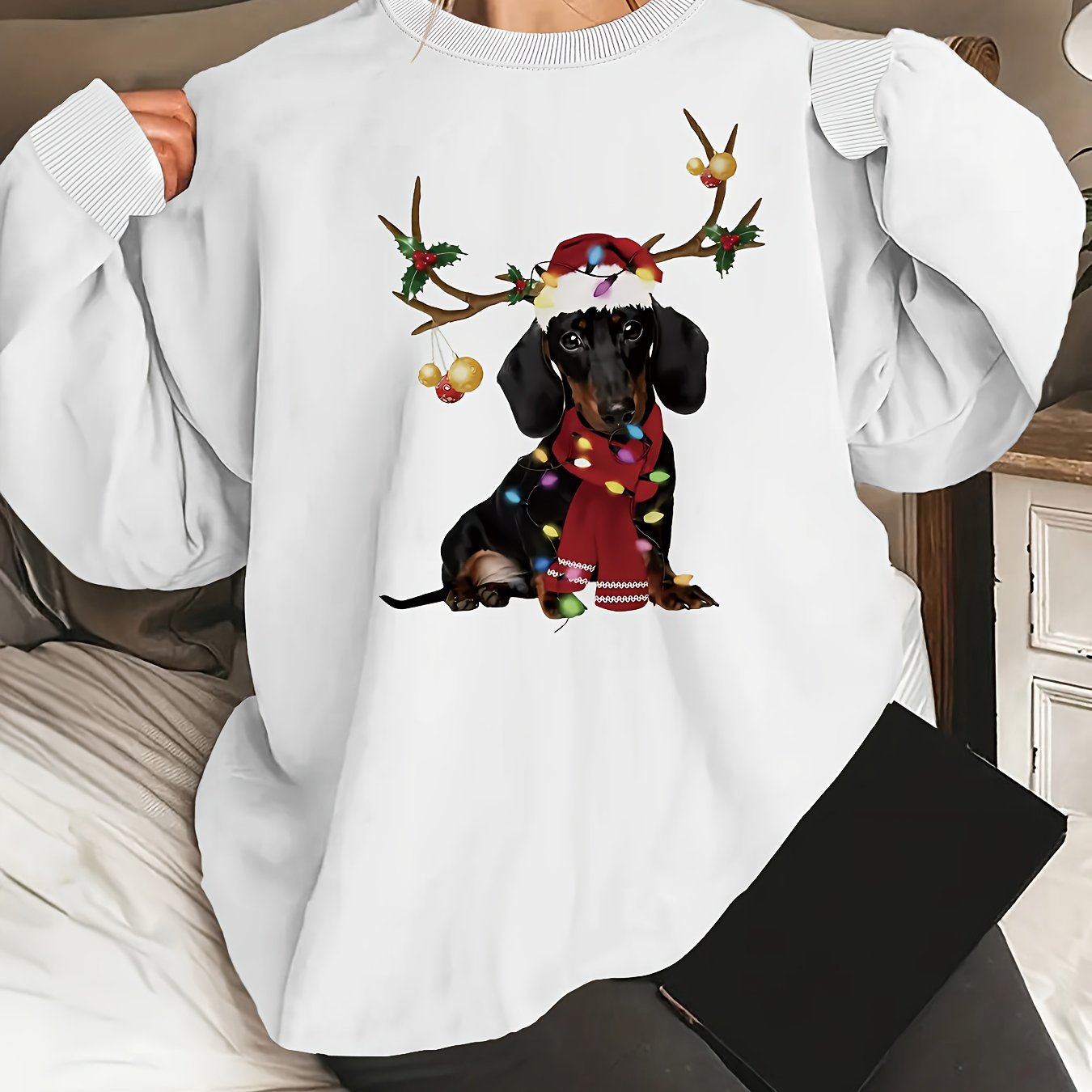 Sweat de Noël Femme – Motif Chien Festif & Guirlande